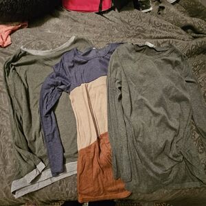Lot Of 3 Colorblock and Solid Long Sleeve Tops, Sz Med & Large Women's